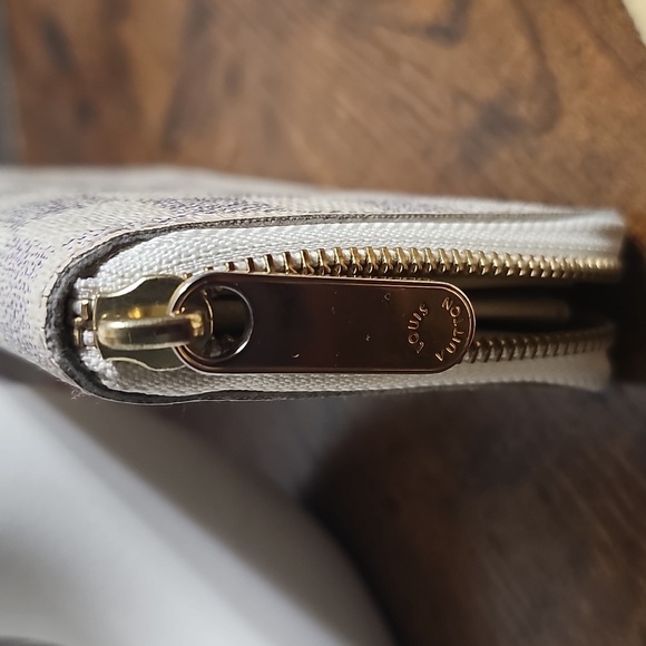 Louis Vuitton DAMIER AZUR ZIP AROUND WALLET - Picture 5 of 11